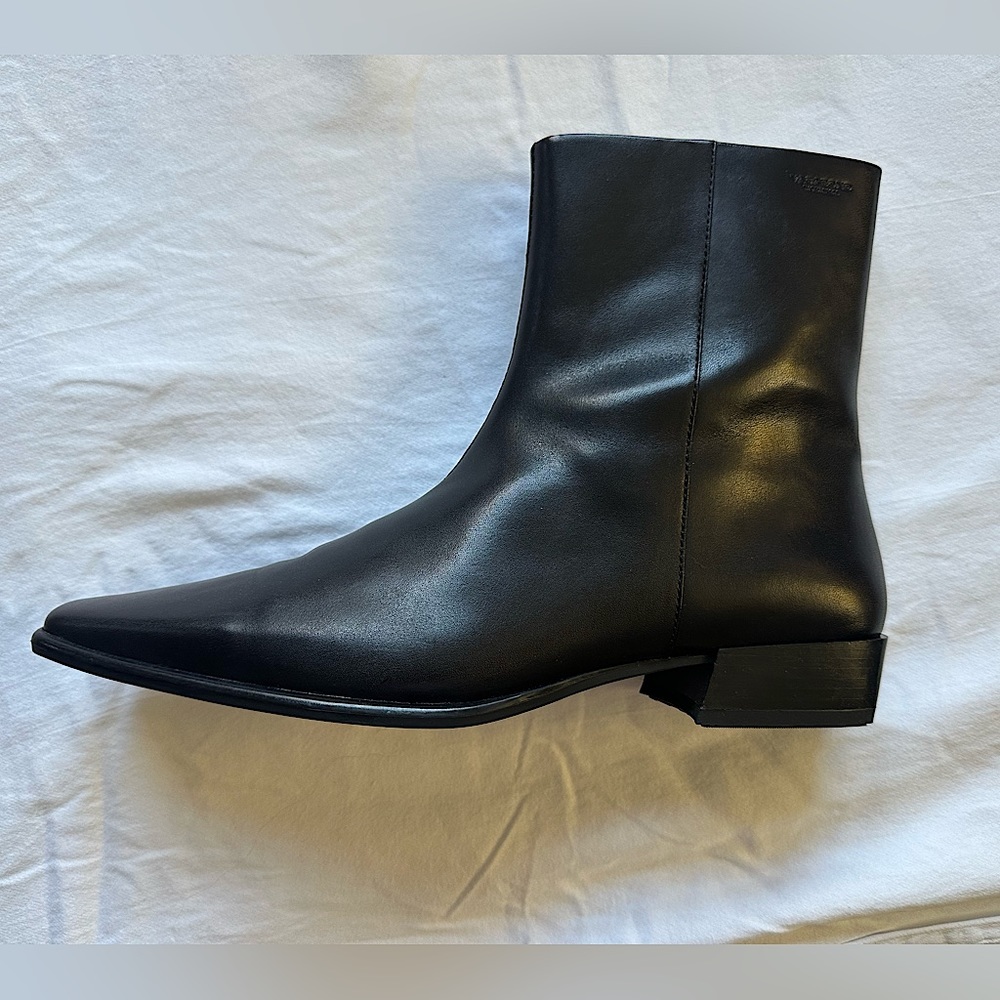 Vagabond Black leather Nella boot - size 40 (us size 10 women’s) - BRAND NEW!!!